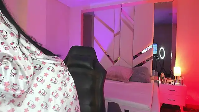 EmmaStonns online show from November 27, 11:10 am