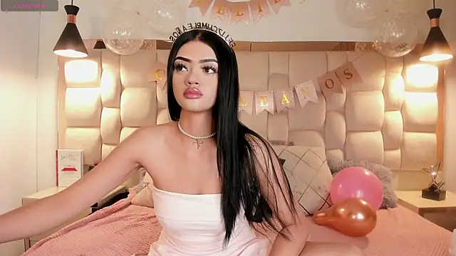 EmmaStonns online show from April 10, 1:40 pm