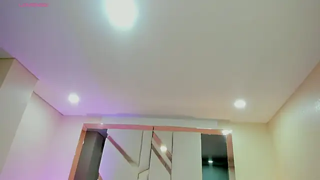 EmmaStonns online show from September 18, 1:25 pm