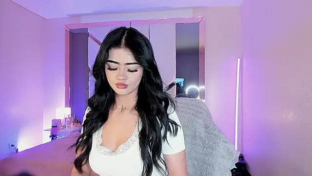 EmmaStonns online show from March 5, 12:24 pm