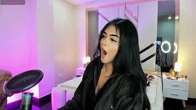 EmmaStonns online show from September 9, 1:09 pm