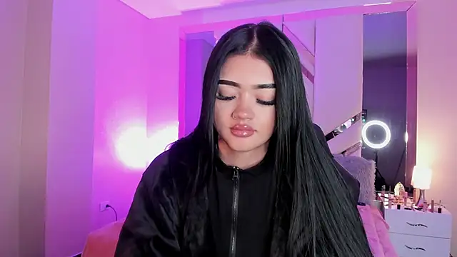 EmmaStonns online show from October 2, 1:25 pm