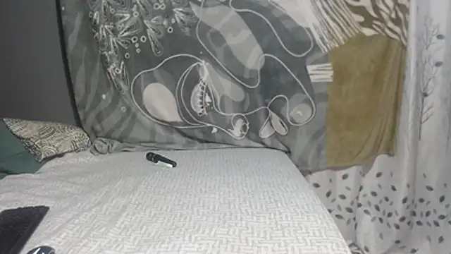 SEXYHUGEASS21 online show from March 4, 3:47 am