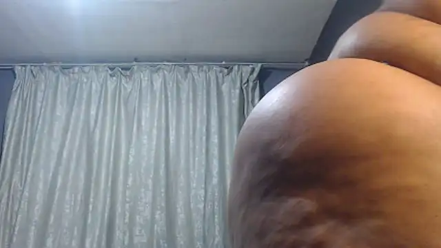 Snapshot of SEXYHUGEASS21 chatting on May 3, 3:48 pm SEXYHUGEASS21 online show from May 3, 3:48 pm