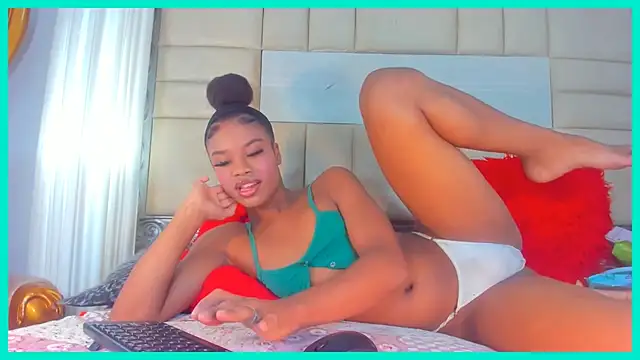 Snapshot of EbonyWildYou chatting on September 8, 3:44 pm EbonyWildYou online show from September 8, 3:44 pm