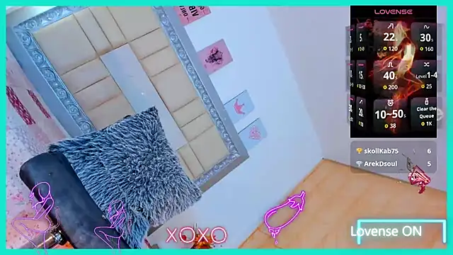 Snapshot of EbonyWildYou chatting on September 15, 3:18 am EbonyWildYou online show from September 15, 3:18 am
