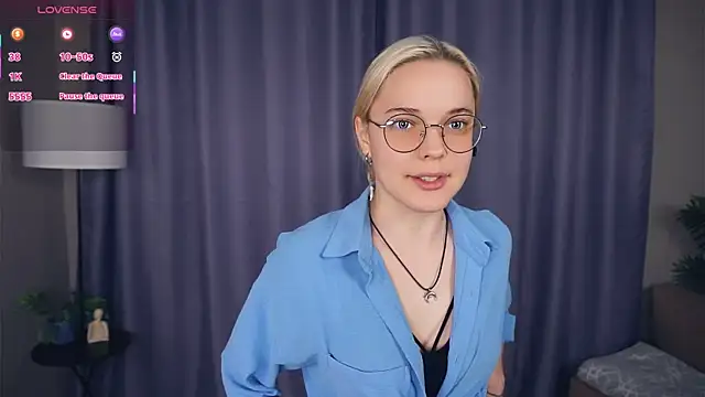 Snapshot of EdaKirkIin chatting on December 5, 6:12 am EdaKirkIin online show from December 5, 6:12 am