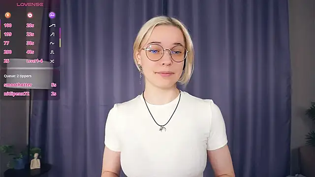 Snapshot of EdaKirkIin chatting on December 4, 5:39 am EdaKirkIin online show from December 4, 5:39 am