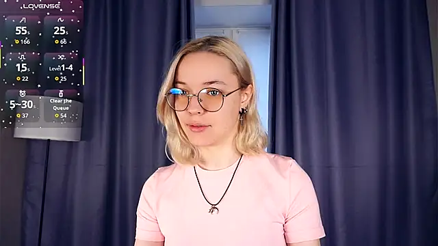 Snapshot of EdaKirkIin chatting on November 6, 5:33 am EdaKirkIin online show from November 6, 5:33 am