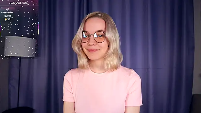 Snapshot of EdaKirkIin chatting on November 3, 5:34 am EdaKirkIin online show from November 3, 5:34 am