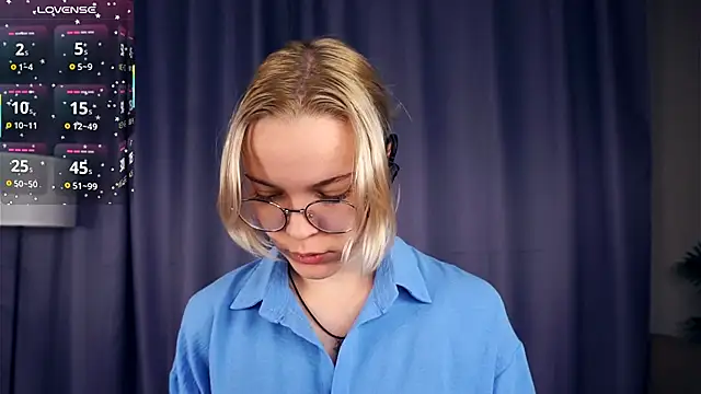 Snapshot of EdaKirkIin chatting on October 26, 5:19 am EdaKirkIin online show from October 26, 5:19 am