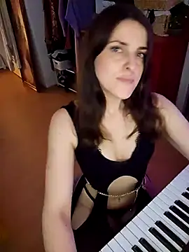 BelleFelicitas online show from December 22, 6:08 pm