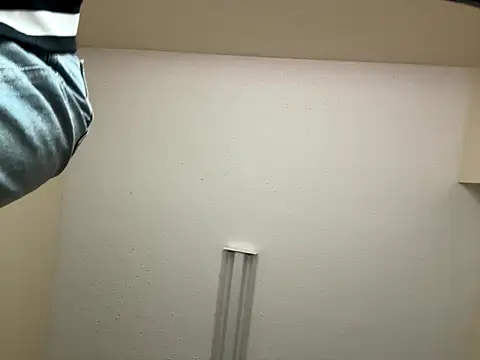 Snapshot of luvrgrllani chatting on October 6, 3:46 pm luvrgrllani online show from October 6, 3:46 pm