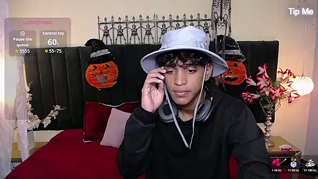 jhos padill online show from November 3, 1:15 pm