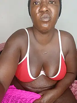 Snapshot of DarkQueen_94 chatting on June 5, 4:28 am DarkQueen 94 online show from June 5, 4:28 am