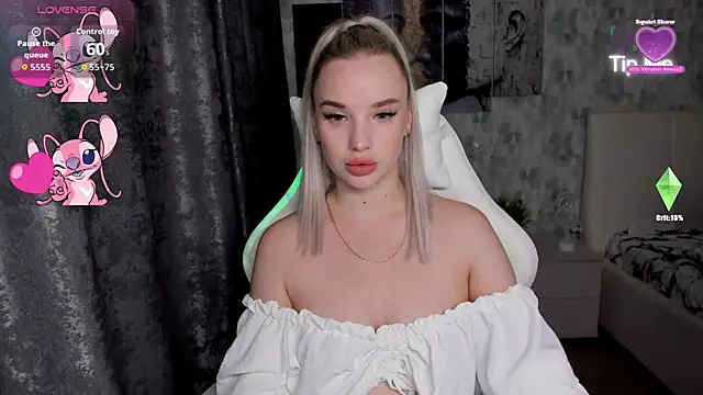 KiraKrox online show from September 13, 4:40 pm