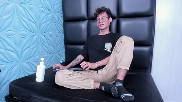 LittleMax23 online show from November 29, 1:11 pm