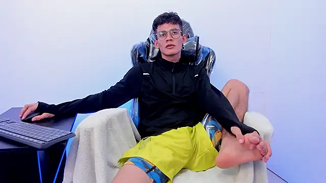 LittleMax23 online show from November 5, 6:55 pm