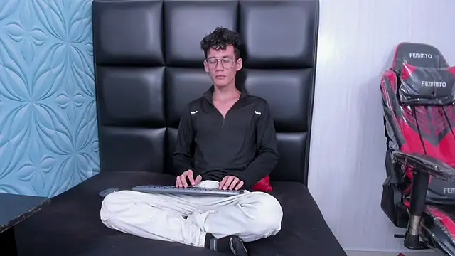 LittleMax23 online show from November 30, 12:50 pm