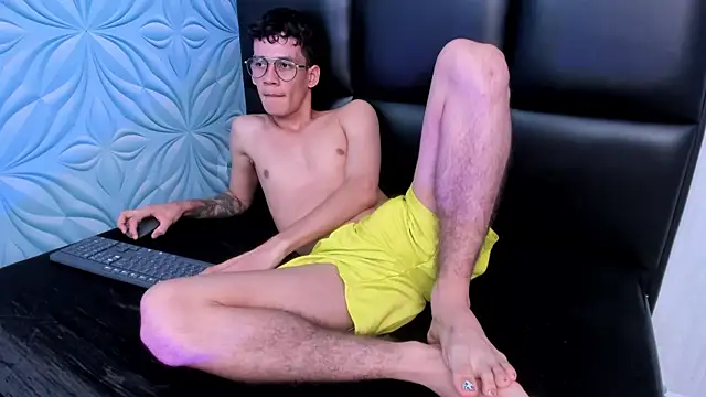 LittleMax23 online show from October 10, 11:55 am