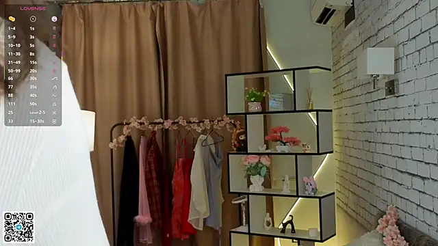 LorinaMaffitt online show from September 12, 6:07 pm