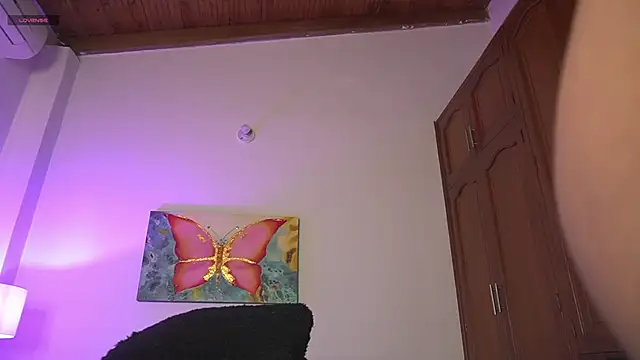 Snapshot of valentina_king18 chatting on November 29, 7:03 pm valentina king18 online show from November 29, 7:03 pm