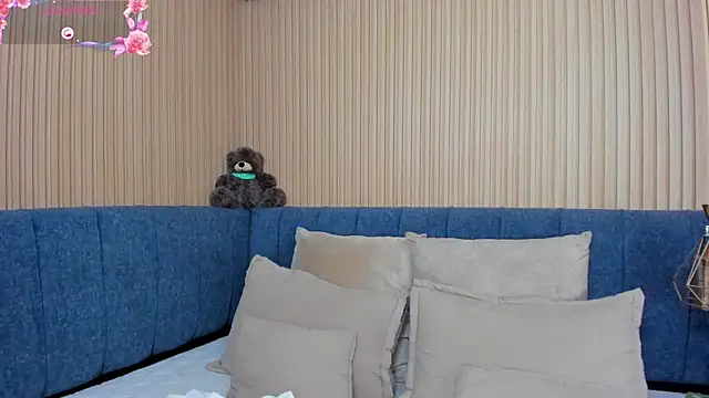 angel ponce online show from December 16, 7:07 pm