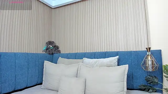 angel ponce online show from March 20, 7:15 pm