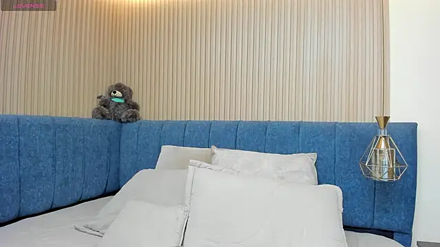 angel ponce online show from April 11, 7:17 pm