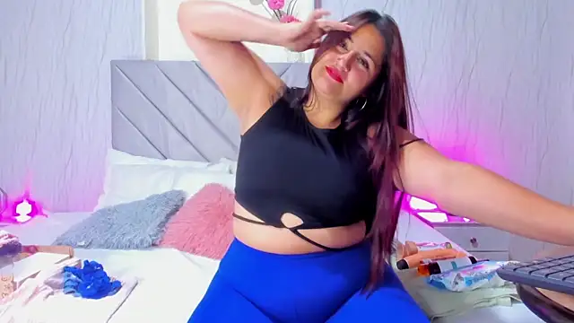 Victoria Guzman online show from November 4, 4:11 pm