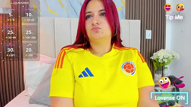 Snapshot of Victoria_Guzman chatting on June 23, 5:00 pm Victoria Guzman online show from June 23, 5:00 pm