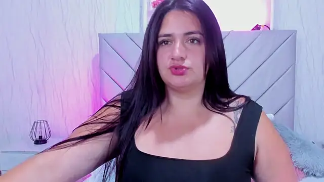 Victoria Guzman online show from December 2, 4:19 pm