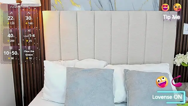 Victoria Guzman online show from March 11, 5:40 pm