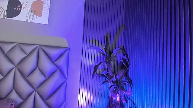 Snapshot of Kitty_Dollyy chatting on November 12, 9:07 pm Kitty Dollyy online show from November 12, 9:07 pm