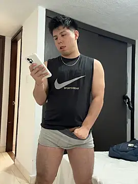 Axel es online show from February 9, 8:18 pm