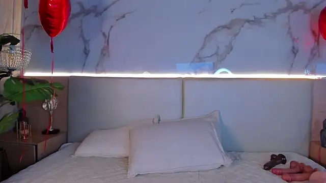 Celeste-Evanns online show from February 13, 7:47 pm