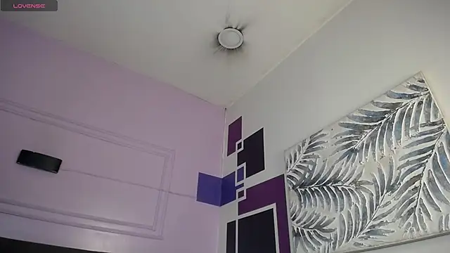 tiiny emilly online show from November 9, 1:04 pm