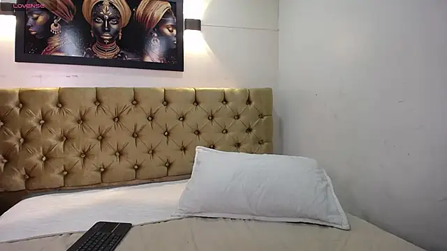 tiiny emilly online show from November 2, 12:43 pm