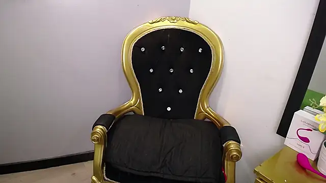 tiiny emilly online show from November 14, 7:28 pm