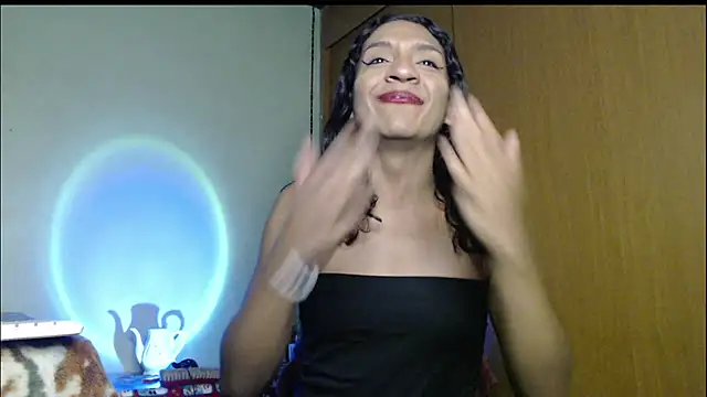 Galgadot3 online show from December 16, 1:54 am