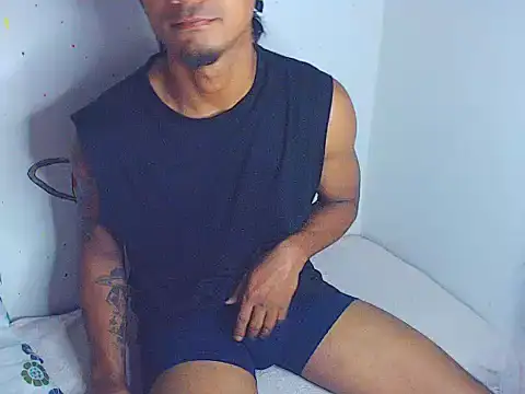 Snapshot of davidcutterr chatting on October 5, 6:04 am davidcutterr online show from October 5, 6:04 am