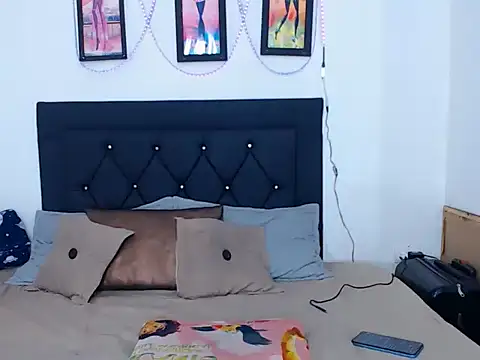 natashat lorent online show from April 15, 6:23 pm