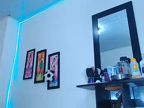 natashat lorent online show from February 7, 8:44 am