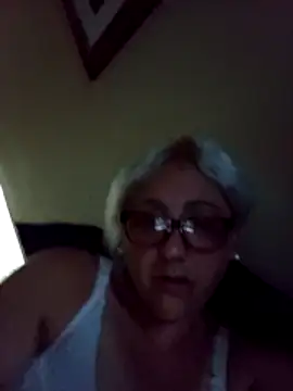 Snapshot of Samantha6767x chatting on March 18, 9:04 pm Samantha6767x online show from March 18, 9:04 pm