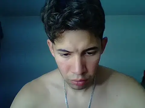 Snapshot of Maxtaylor18 chatting on January 18, 11:52 pm Maxtaylor18 online show from January 18, 11:52 pm