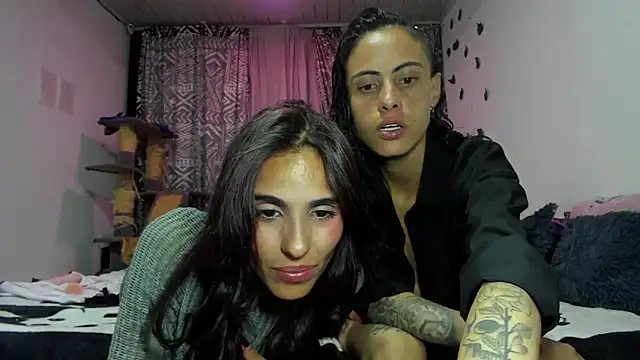 Snapshot of joyceandgavi7 chatting on June 27, 7:58 am joyceandgavi7 online show from June 27, 7:58 am