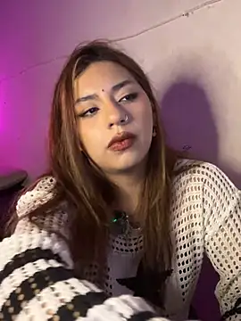 Snapshot of SoftLady_S33 chatting on June 6, 2:17 am SoftLady S33 online show from June 6, 2:17 am