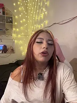 Snapshot of SoftLady_S33 chatting on July 24, 1:45 am SoftLady S33 online show from July 24, 1:45 am