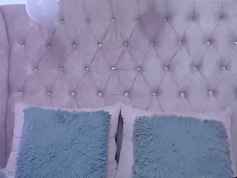 Snapshot of Jessica_Carter_01 chatting on July 11, 12:44 am Jessica Carter 01 online show from July 11, 12:44 am