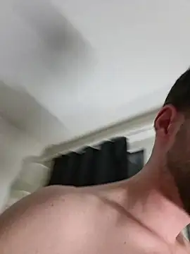 young swisscouple online show from January 17, 11:08 pm